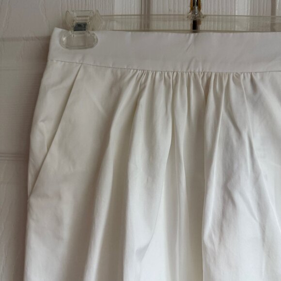 White pleated skirt - Picture 2 of 9